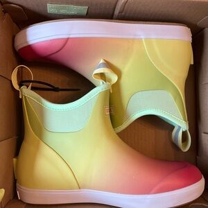 NEW xtratuf yellow aurora deck boots